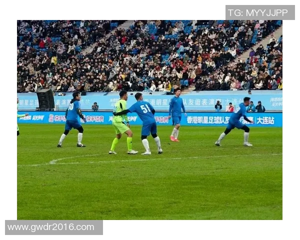 玩足球的球星们精彩瞬间聚焦展现他们的风采与激情